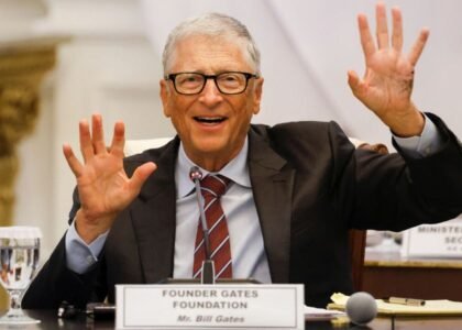 Giải mã "Nguyên tắc 5 giờ" của Bill Gates để không bao giờ lỗi thời?